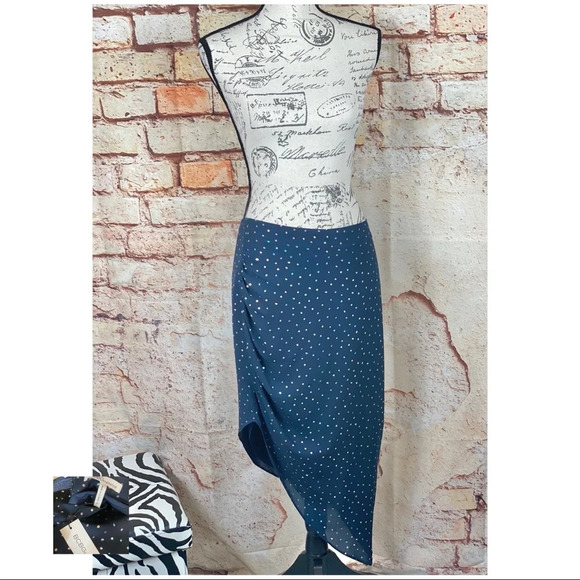 BCBGeneration NWT Navy Polka Dot Asymmetrical Skirt - Picture 2 of 12